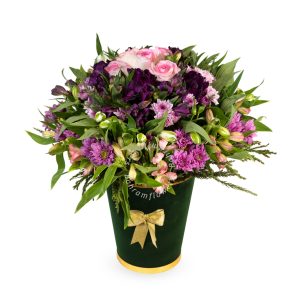 پایه مخمل سبز با رز لب صورتی