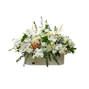 باکس با گلهای سفید