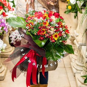 دسته گل با گلهای فصلی