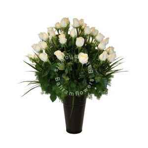 پایه مشکی با رز سفید