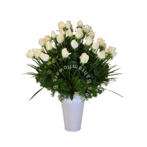 پایه سفید با رز سفید