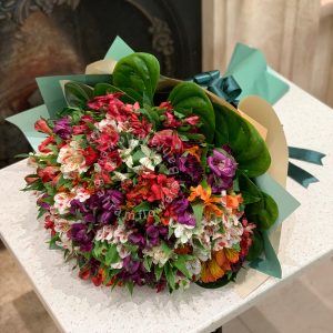 دسته گل آلسترومریا