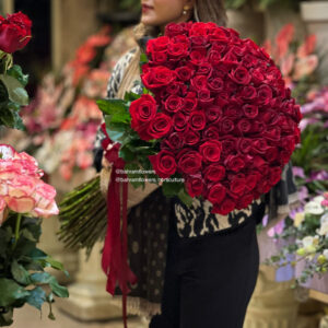 دسته گل رز ۱۰۰ عددی